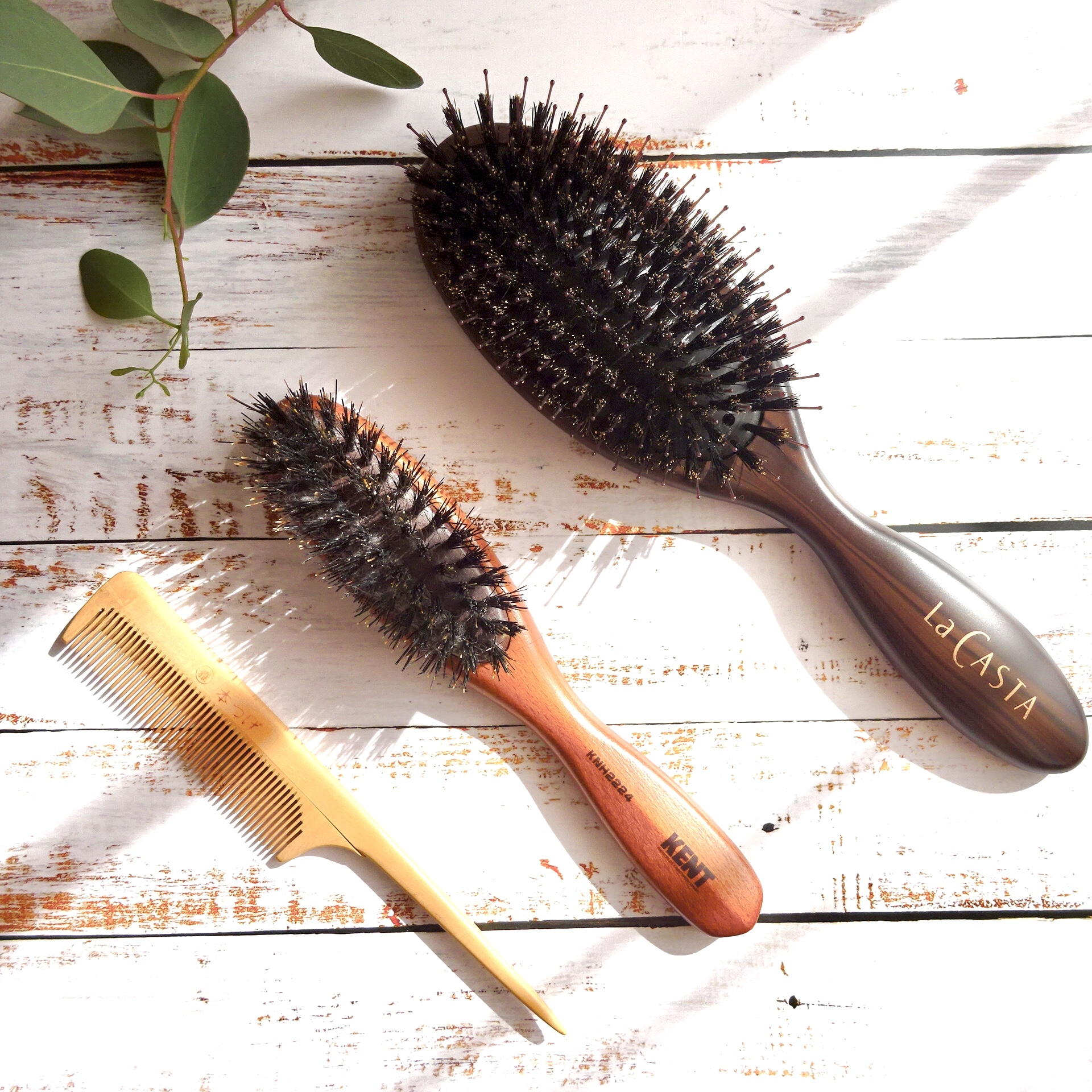 木製コーム 櫛 頭皮マッサージ ツボ押し 檀木 天然木 髪ブラシ ヘアコーム かっさ 血行促進 経絡マッサージ ヘッドマッサージ ヘアケア  ブラッシング 静電気防止:三重通信通販｜JRE MALLショッピング｜JRE POINTもおトクに貯まる・使える コーム 櫛 マッサージヘア頭皮 ... コーム 櫛 マッサージヘア頭皮ヘアスタイリングブラシ木製ハンドルラウンドヘアブラシ 家庭 美容師用